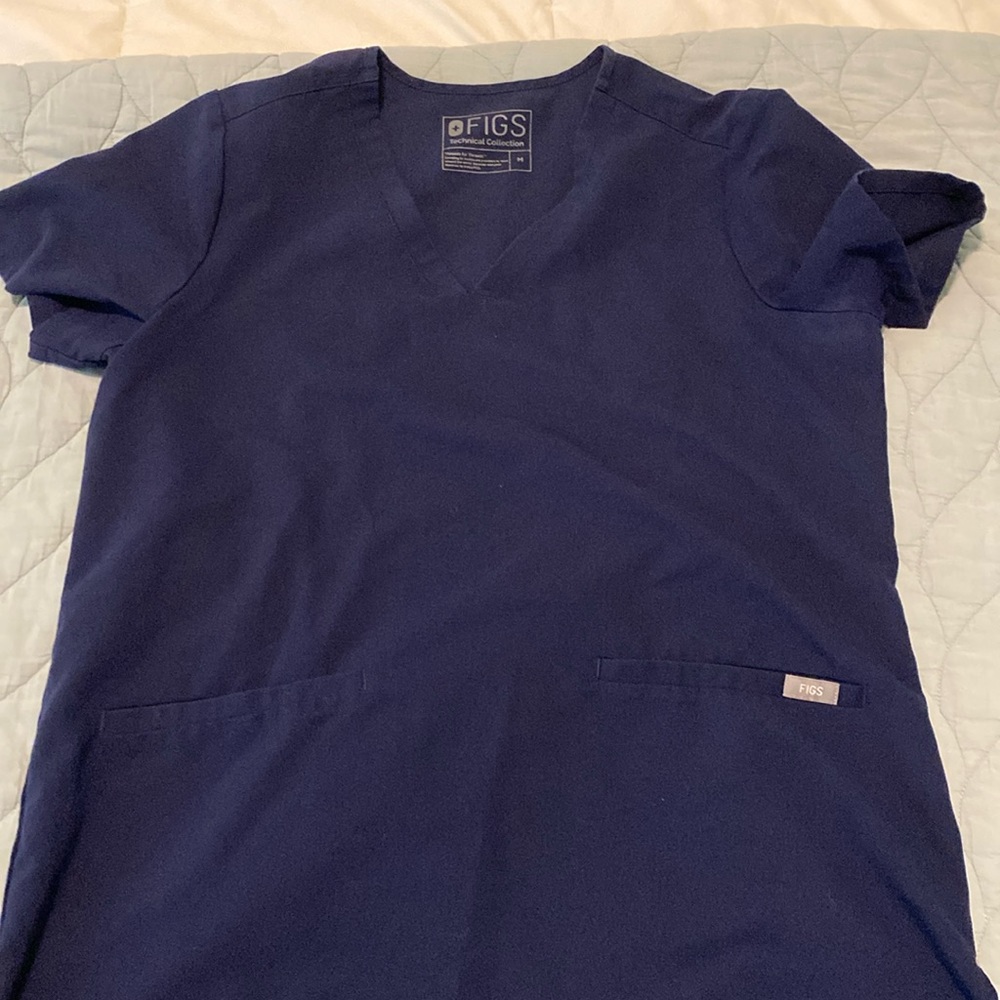 Medium Navy Blue 2 pocket scrub top